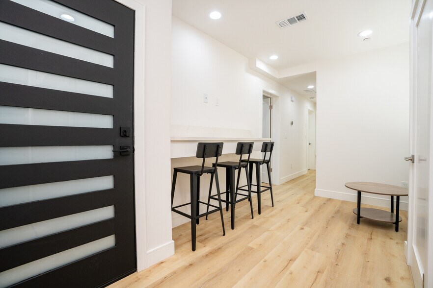 More Photos Of 1286 W 35th Pl, Los Angeles Apartments For Sale