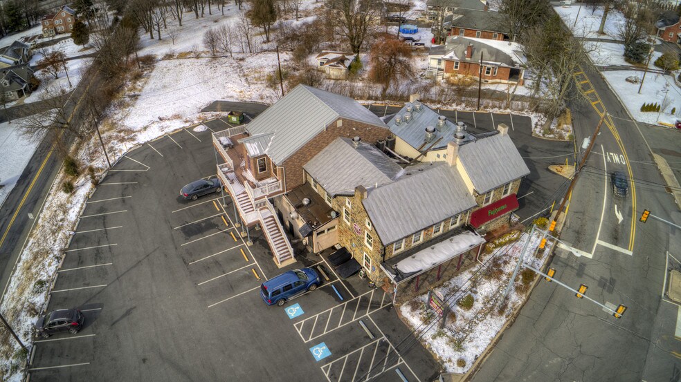 More Photos Of 1495 Farmington Ave, Pottstown General Retail For Sale