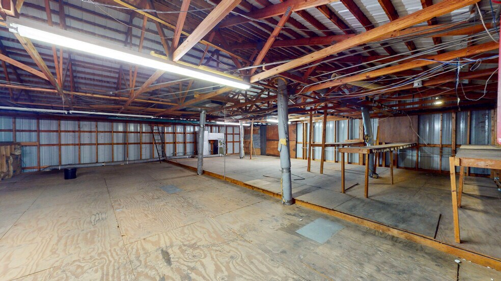 More Photos Of 5534/5546 Waterlevel Hwy, Cleveland Light Distribution For Sale