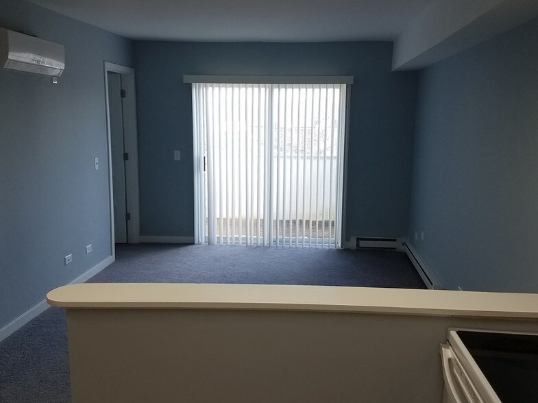 More Photos Of 444 N Prospect Ave, Mundelein Storefront Retail Residential For Sale