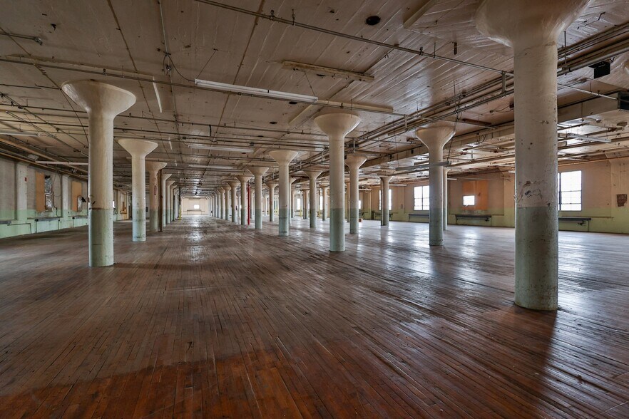 More Photos Of 100 E Diamond Ave, Hazleton Warehouse For Lease