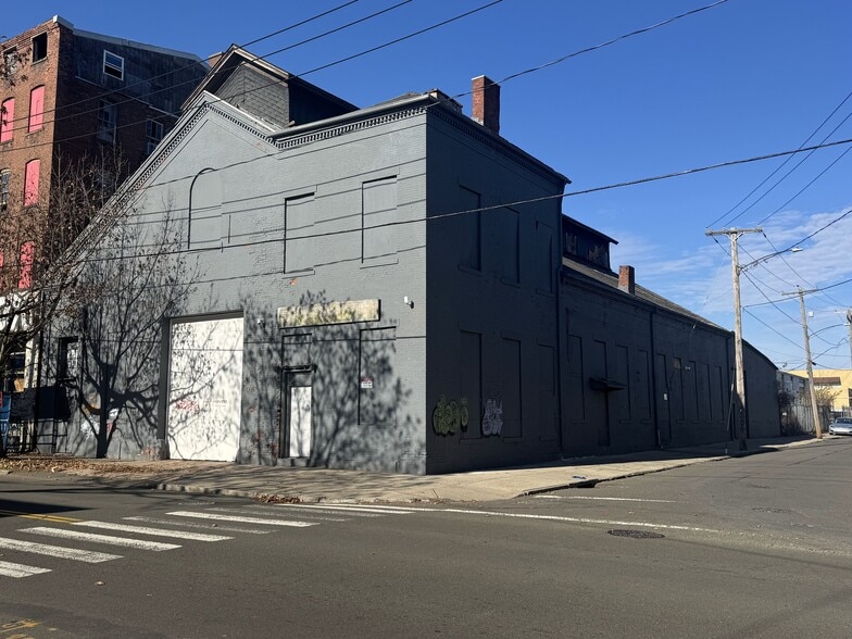 Primary Photo Of 419 Chapel St, New Haven Warehouse For Sale