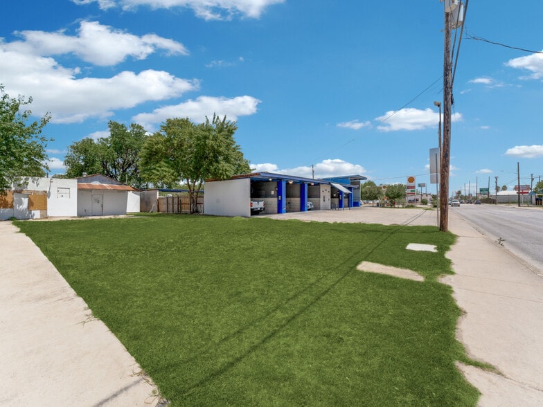 More Photos Of 402 N Zarzamora St, San Antonio Carwash For Sale