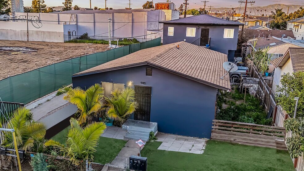 Primary Photo Of 945 W 76th St, Los Angeles Apartments For Sale