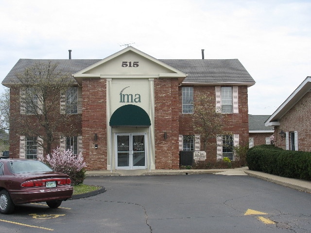 Primary Photo Of 515 Woodcrest Dr, Bloomington Medical For Lease