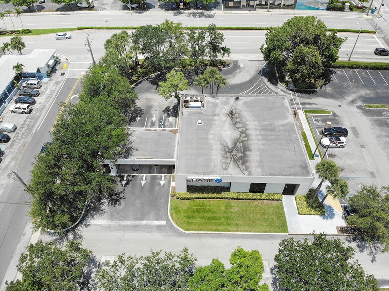 More Photos Of 300 E Dania Beach Blvd, Dania Bank For Lease