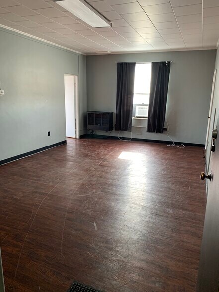 More Photos Of 324-328 N Dixie Dr, Vandalia Storefront Retail Office For Lease