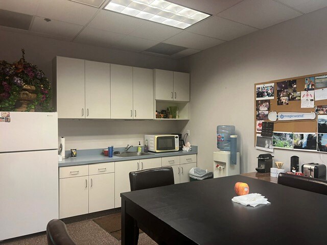 More Photos Of 30-38 Executive Ct, Napa Light Distribution For Lease