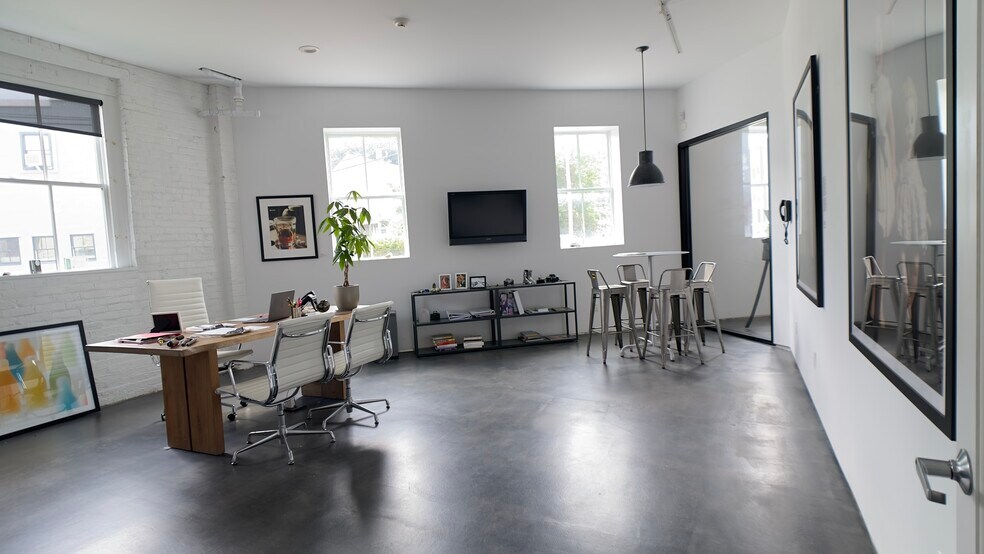 More Photos Of 76 Prince St, Kingston Storefront Retail Office For Sale