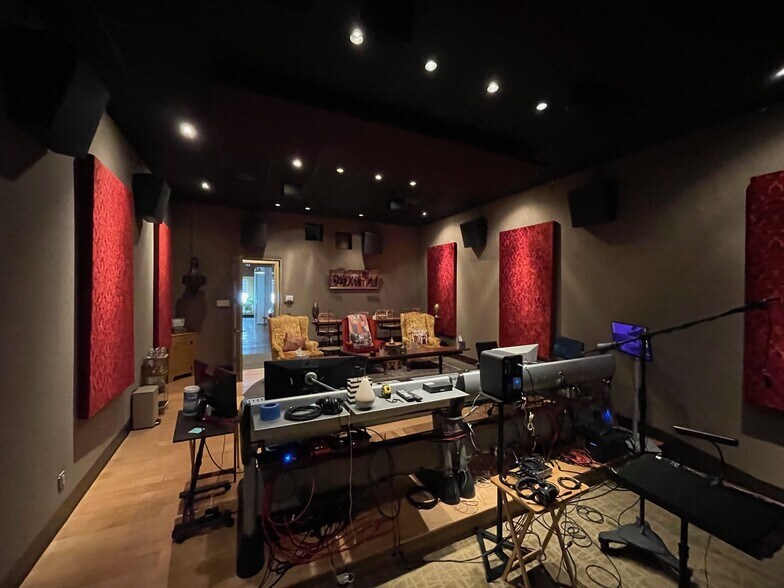 More Photos Of 110 E Santa Anita, Burbank Movie Radio TVStudio For Lease
