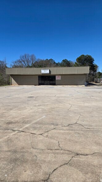 More Photos Of 1547 N Cherokee Rd, Social Circle Freestanding For Sale
