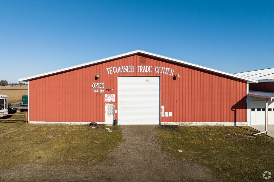 More Photos Of 9129 Tecumseh Clinton Hwy, Tecumseh Contractor Storage Yard For Lease