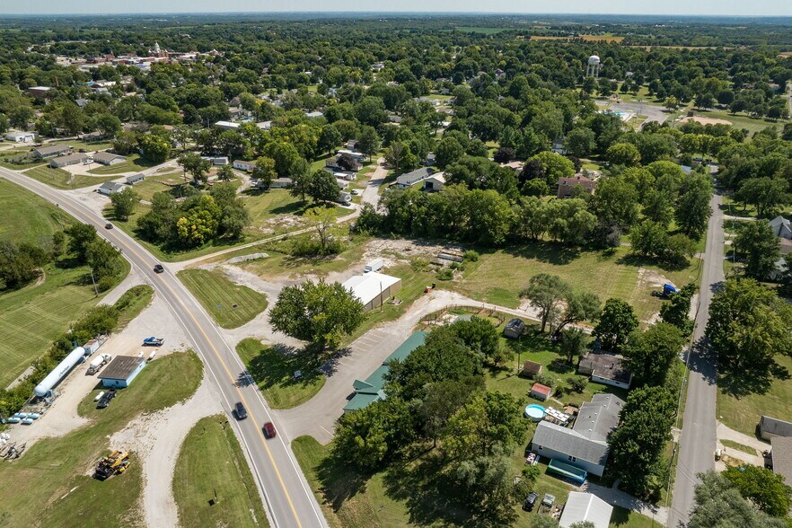 More Photos Of 1302 W US Highway 71, Savannah Industrial For Sale