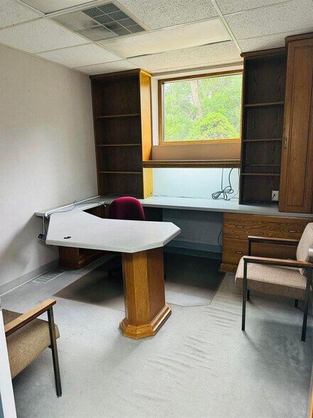 More Photos Of 2020 Central Ave, Dodge City Medical For Sale