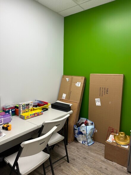 More Photos Of 850-852 Perry Rd, Apex Medical For Lease