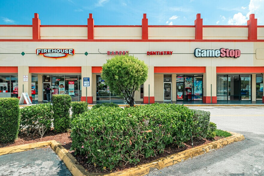 More Photos Of 7388-7562 W Commercial Blvd, Lauderhill General Retail For Lease