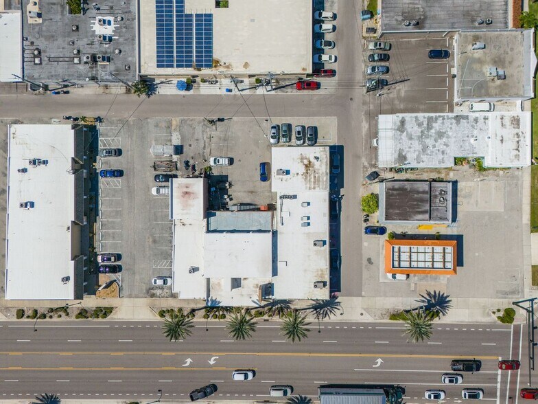 More Photos Of 212 Tamiami Trl S, Venice Restaurant For Sale