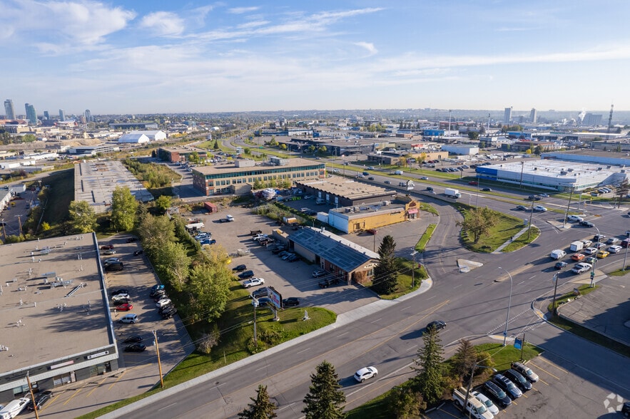 More Photos Of 608 42 Av SE, Calgary Light Distribution For Lease