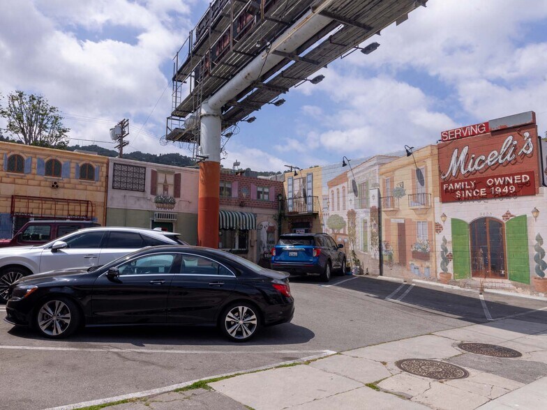 More Photos Of 3655 Cahuenga Blvd W, Los Angeles Restaurant For Sale