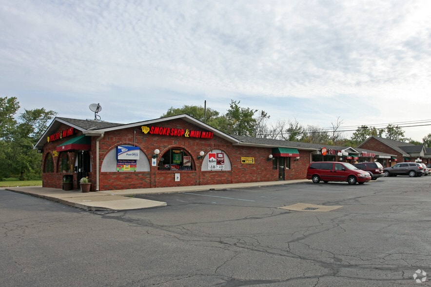 More Photos Of 7555-7575 Merriman Rd, Romulus Unknown For Lease