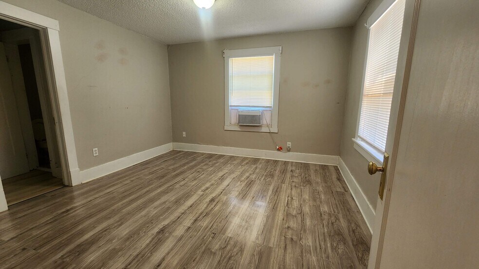 More Photos Of 400 E Sherman St, Hutchinson Apartments For Sale