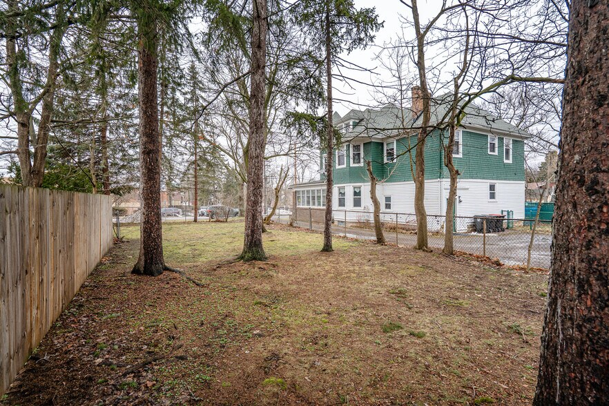 More Photos Of 5476 Broadway St, Lancaster Storefront Retail Residential For Sale