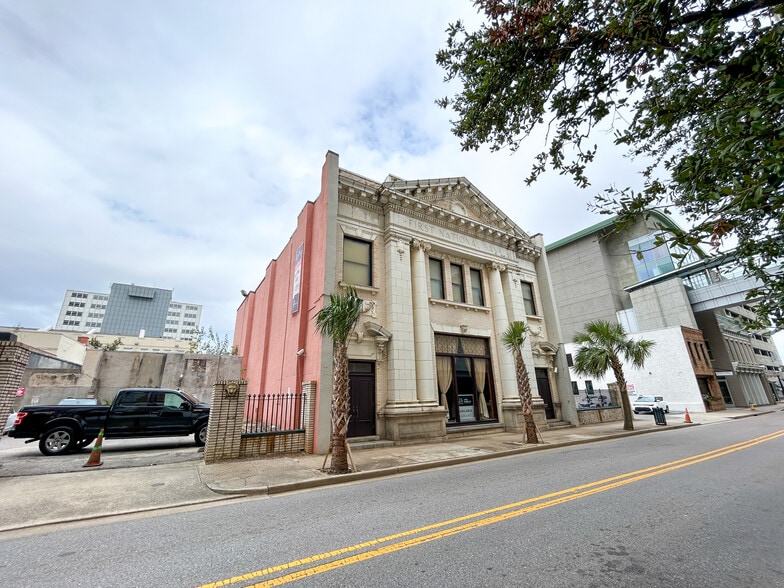 More Photos Of 68 St Francis St, Mobile Office For Lease