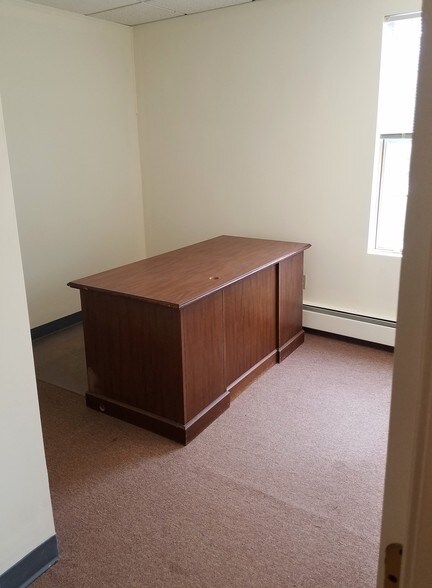 More Photos Of 114 State Rd, Sagamore Beach Warehouse For Lease