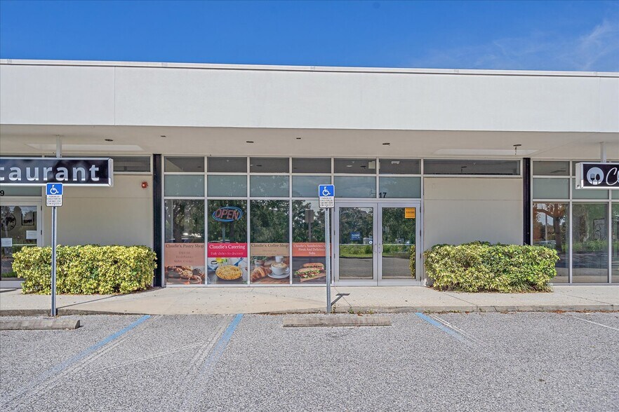 More Photos Of 15 S Beneva Rd, Sarasota Restaurant For Lease