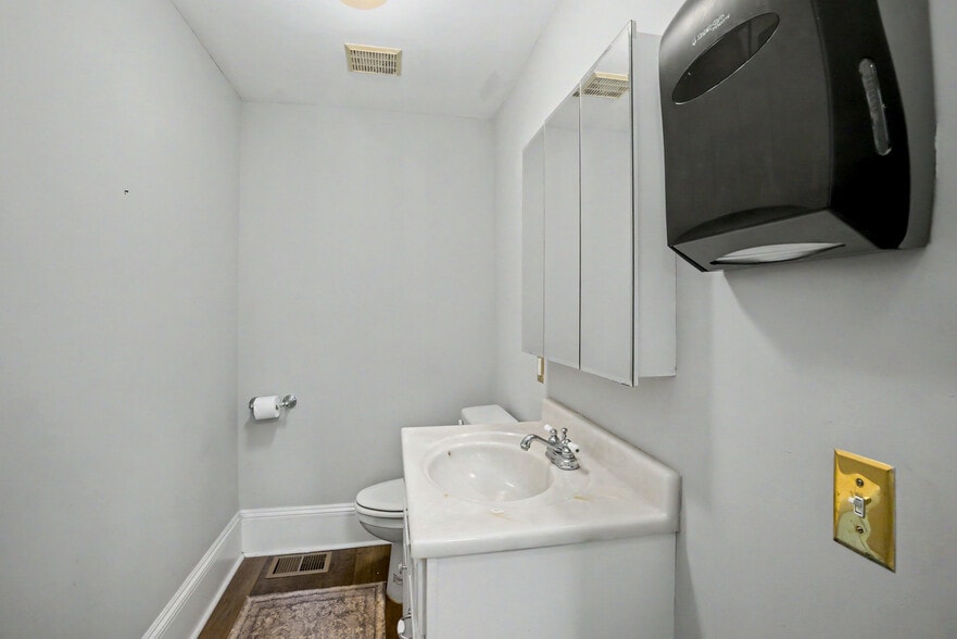 More Photos Of 195 N Jeff Davis Dr, Fayetteville Office Residential For Sale