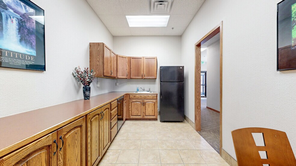 More Photos Of 2695 W Eisenhower Blvd, Loveland Office For Lease
