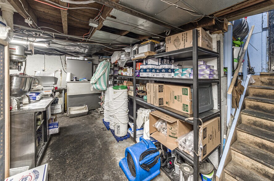 More Photos Of 99 Aurora St, Lancaster General Retail For Sale