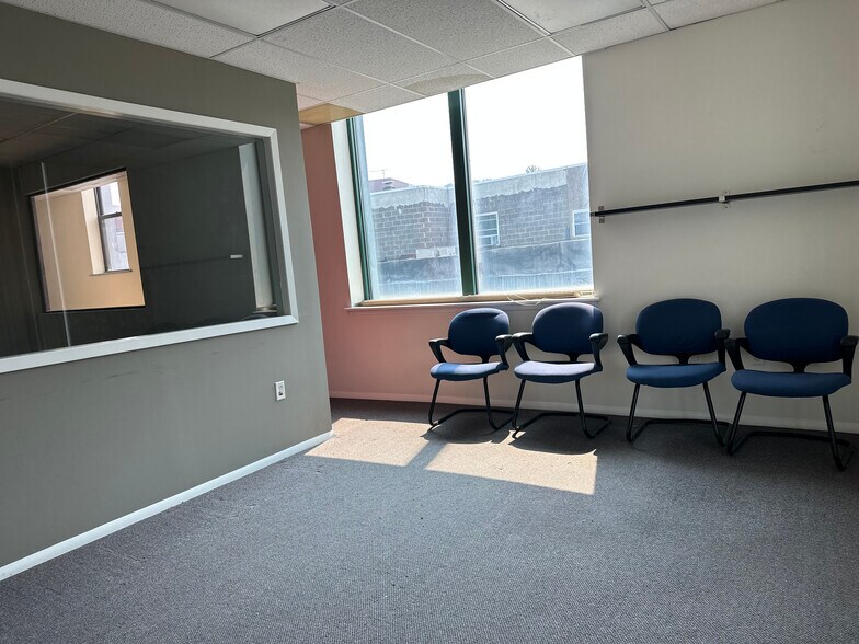 More Photos Of 5 E Palisade Ave, Englewood Storefront Retail Office For Lease