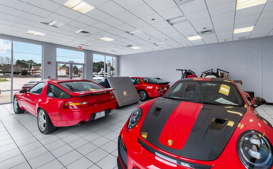 More Photos Of 5385 N I 55 St, Jackson Auto Dealership For Sale