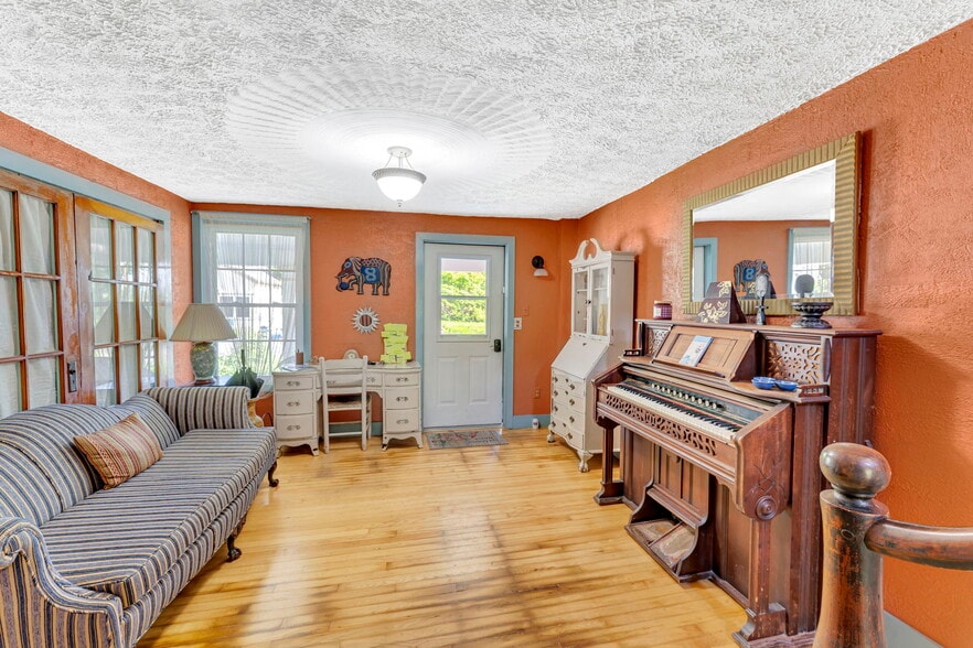 More Photos Of 7667 State Highway 80, Springfield Center Hotel For Sale