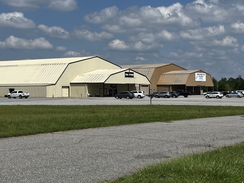 Primary Photo Of 2010 Clement Blvd NW, Hickory Sports And Entertainment For Sale