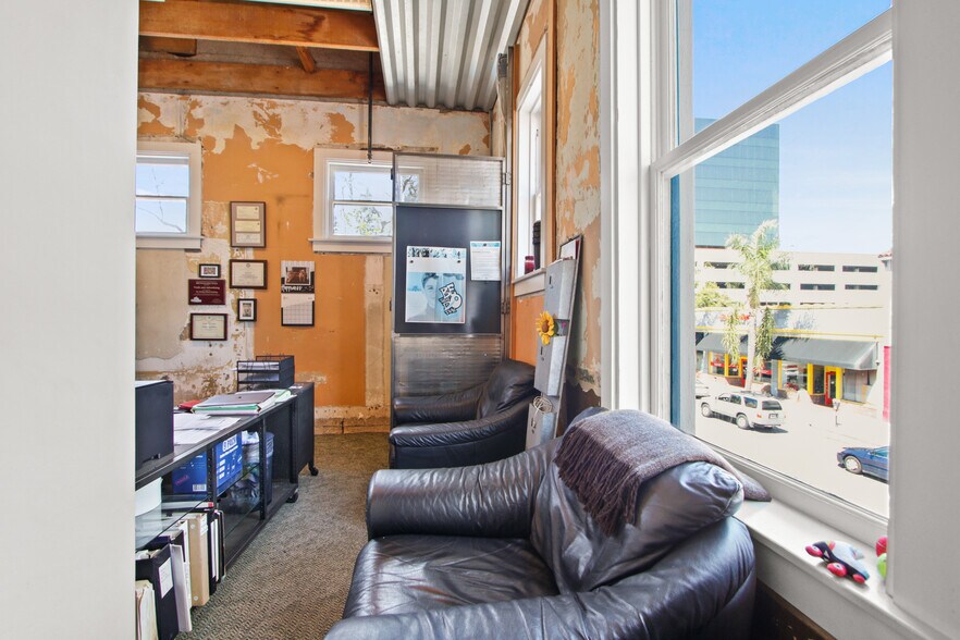 More Photos Of 301 W 4th St, Santa Ana Loft Creative Space For Sale