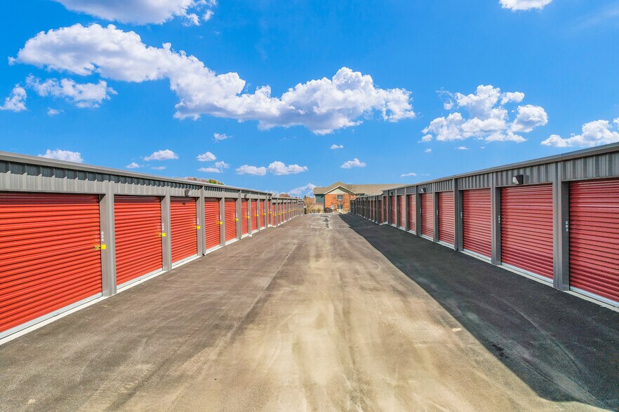 More Photos Of 1601 Colorado ave, Urbana Self Storage For Sale