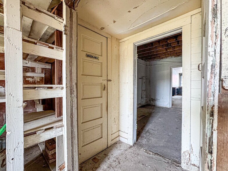 More Photos Of 614 Kihekah Ave, Pawhuska Flex For Sale
