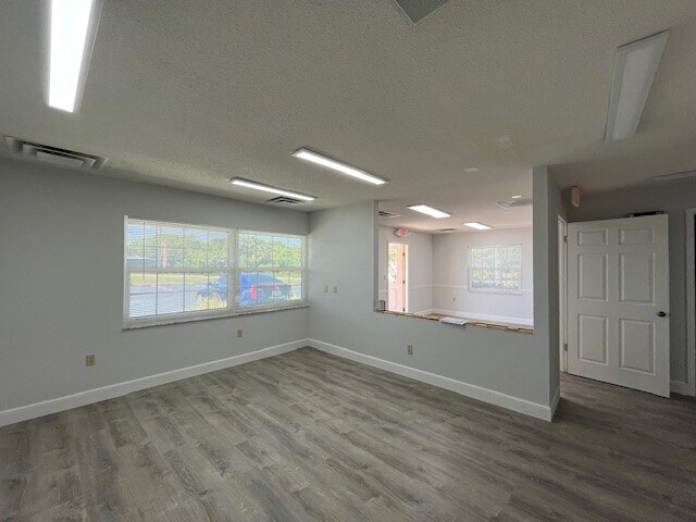 More Photos Of 13910 Fivay Rd, Hudson Medical For Lease