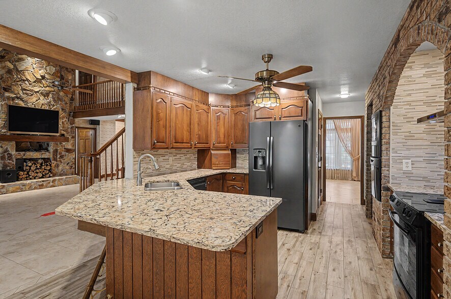More Photos Of 2160 Laurence Dr, Clearwater Office For Sale