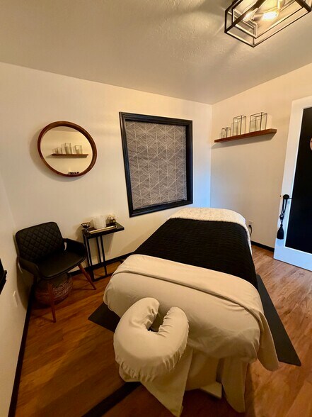 More Photos Of 1320 Market St, Kirkland Office For Lease