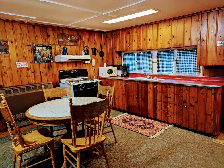 More Photos Of 12520 State St, Atlanta Hotel For Sale