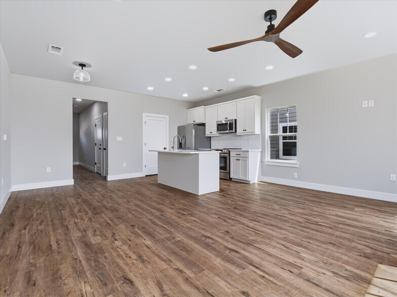More Photos Of 1306 Country Rd, Whitesboro Apartments For Sale