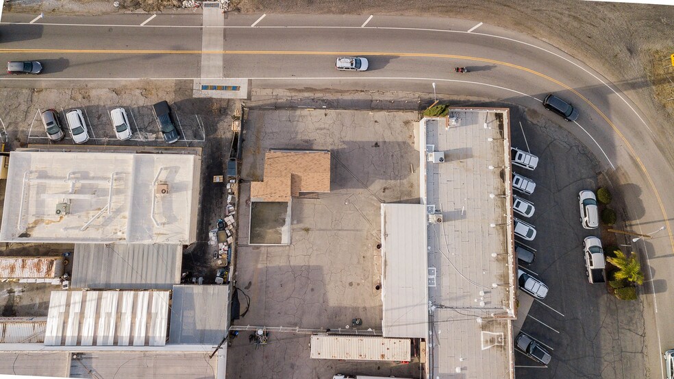 More Photos Of 22414 13th St, Newhall Contractor Storage Yard For Lease