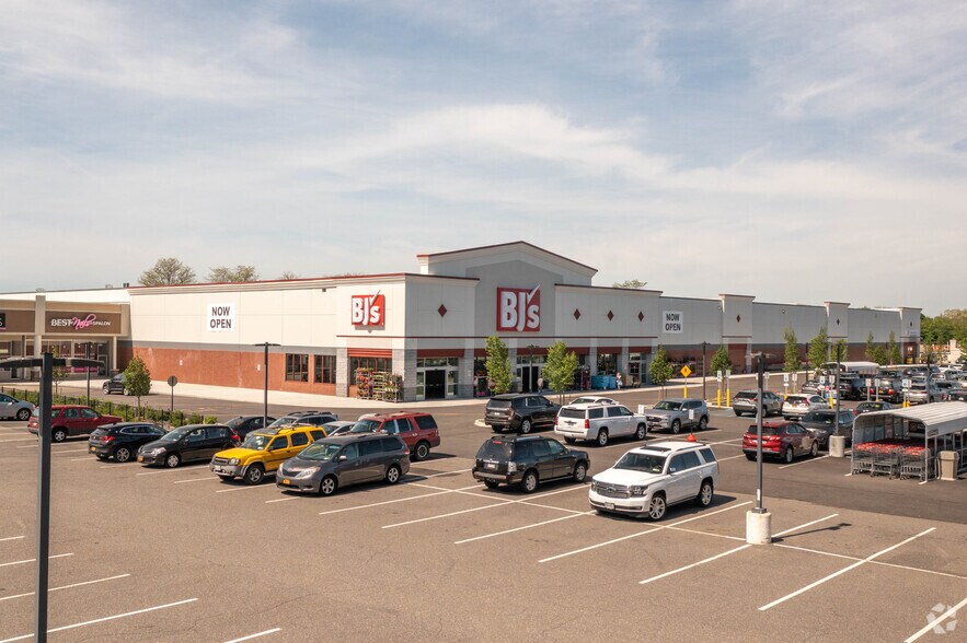 Primary Photo Of 6500-6566 Jericho Turnpike, Commack Unknown For Lease