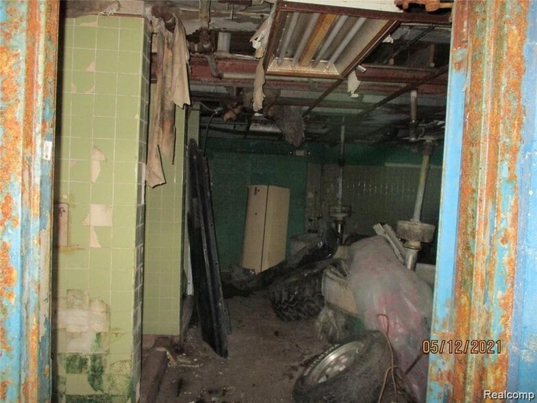 More Photos Of 7170 E McNichols Rd, Detroit Manufacturing For Sale