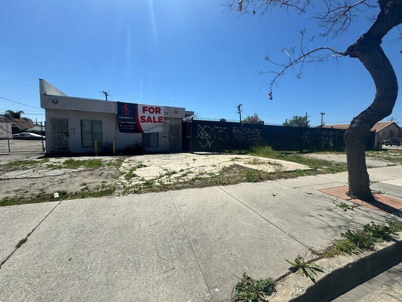 More Photos Of 1726 W Compton Blvd, Compton Storefront Retail Office For Sale