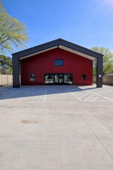 More Photos Of 708 Corry a Edwards Dr, Kennedale Freestanding For Sale