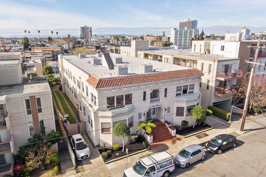 More Photos Of 226 Athol Ave, Oakland Apartments For Sale